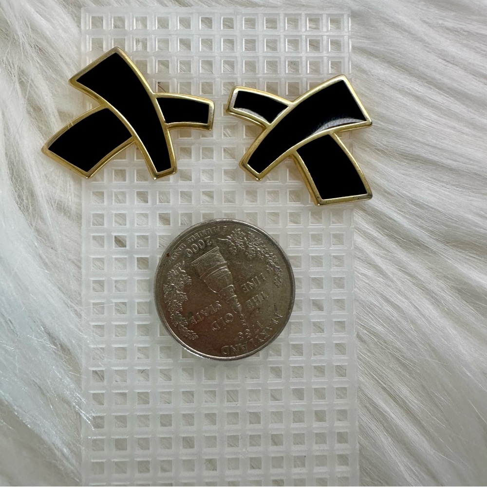 1.25” Vintage Monet X Black & Gold Pierced Bold Earrings - Picture 5 of 8